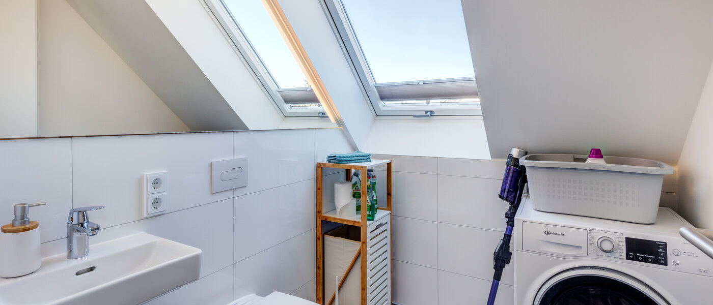 Vindsvåning Aschheim 01 Gästtoalett 13679