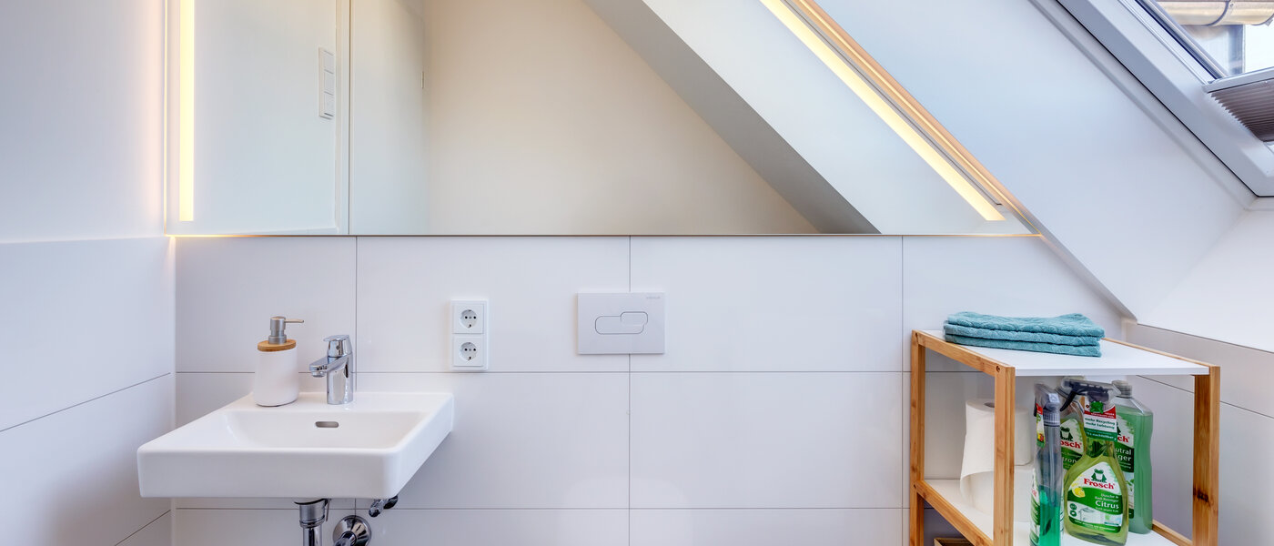 Vindsvåning Aschheim 02 Gästtoalett 13679