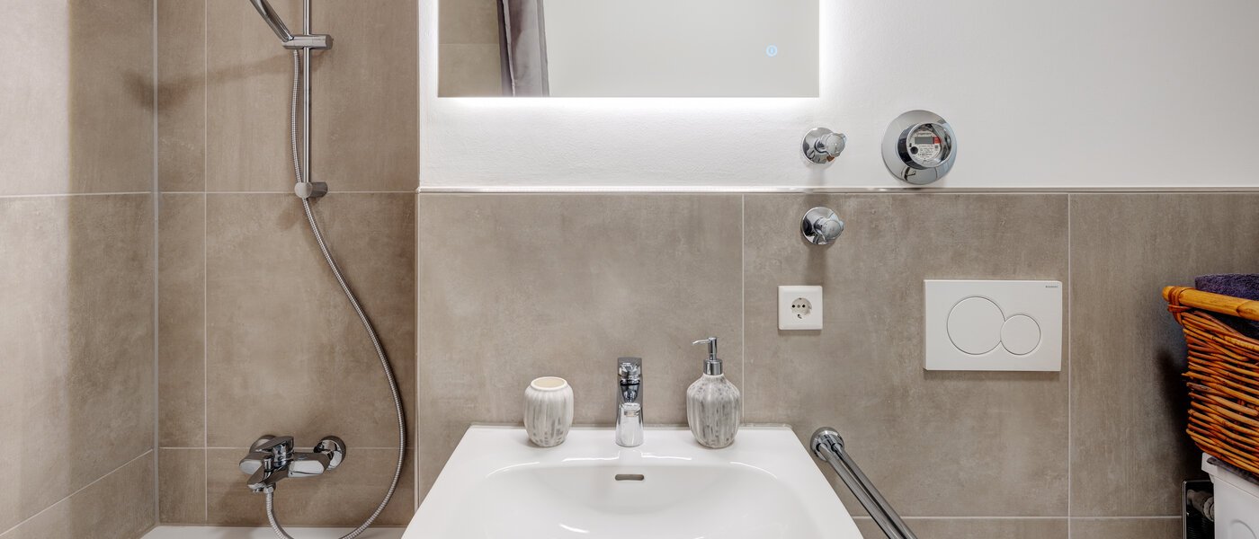 Ravna stran München Solln 02 Kopalnica 13691