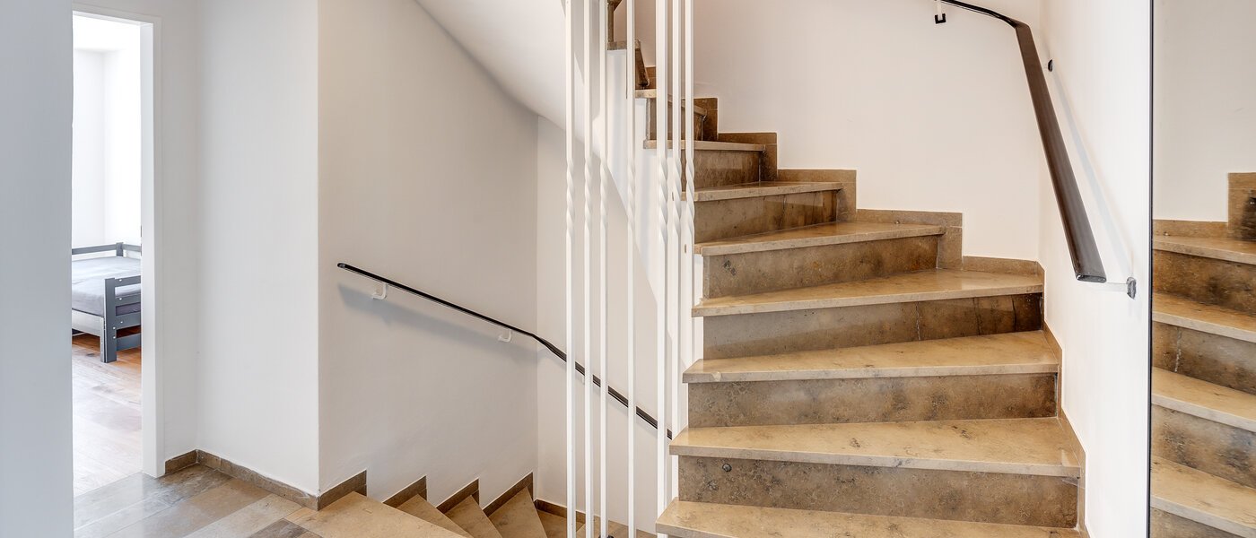 Köşe teraslı ev Eichenau 07 Koridor/koridor geçidi 13696