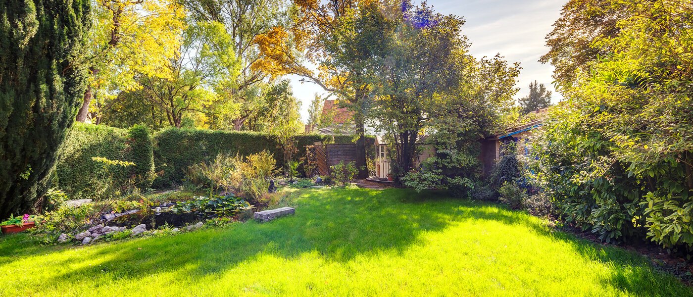 Köşe teraslı ev Eichenau 01 Bahçe 13696