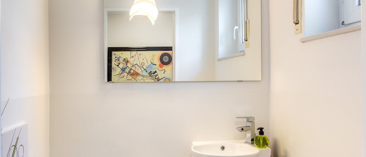 Köşe teraslı ev Eichenau 01 Misafir WC 13696