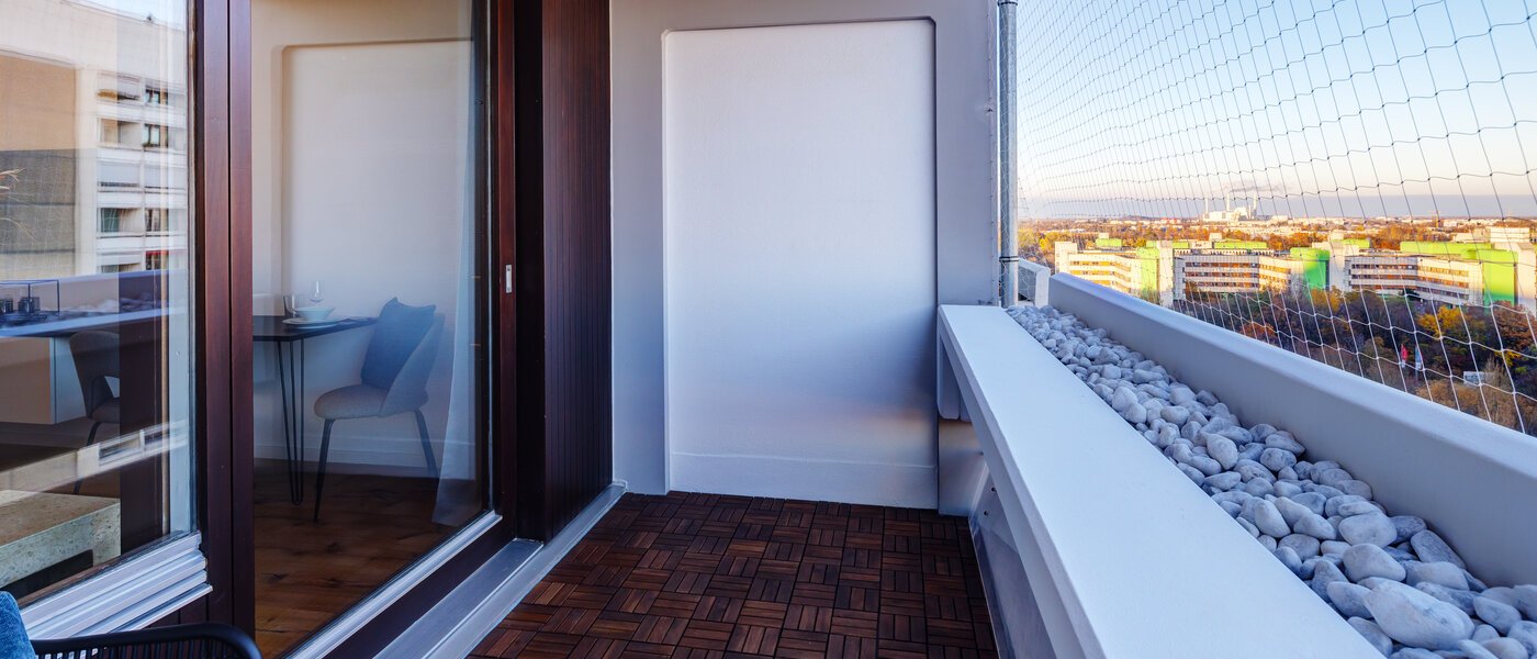 Ploché München Arabellapark 02 Loggia 13725