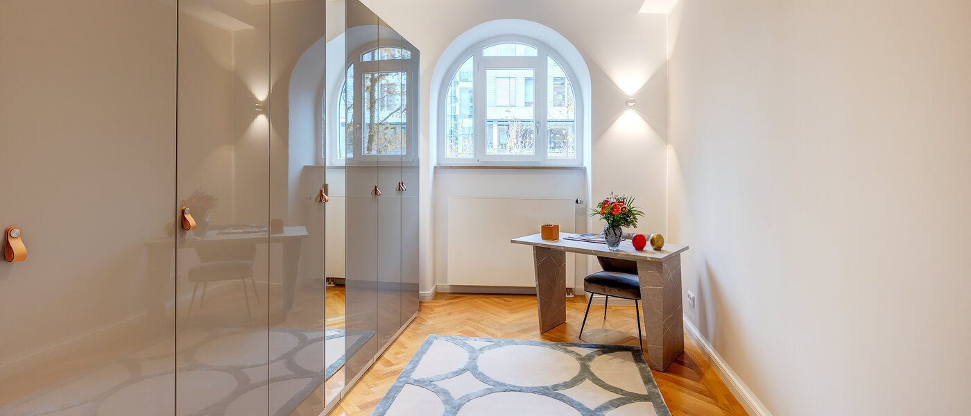 Ploché München Schwanthalerhöhe 01 Šatňa 13745