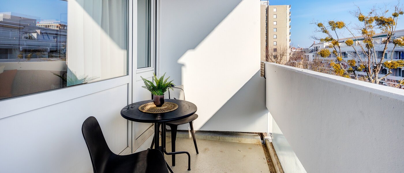 Düz München Neuhausen 01 Balkon 13806