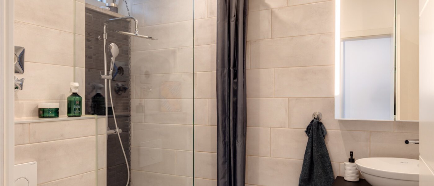 Διαμέρισμα με βεράντα στην ταράτσα München Obergiesing 01 Μπάνιο 13824