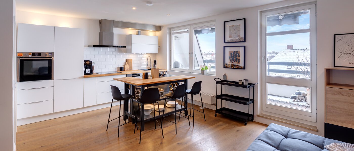 Διαμέρισμα με βεράντα στην ταράτσα München Obergiesing 04 Καθιστικό 13824