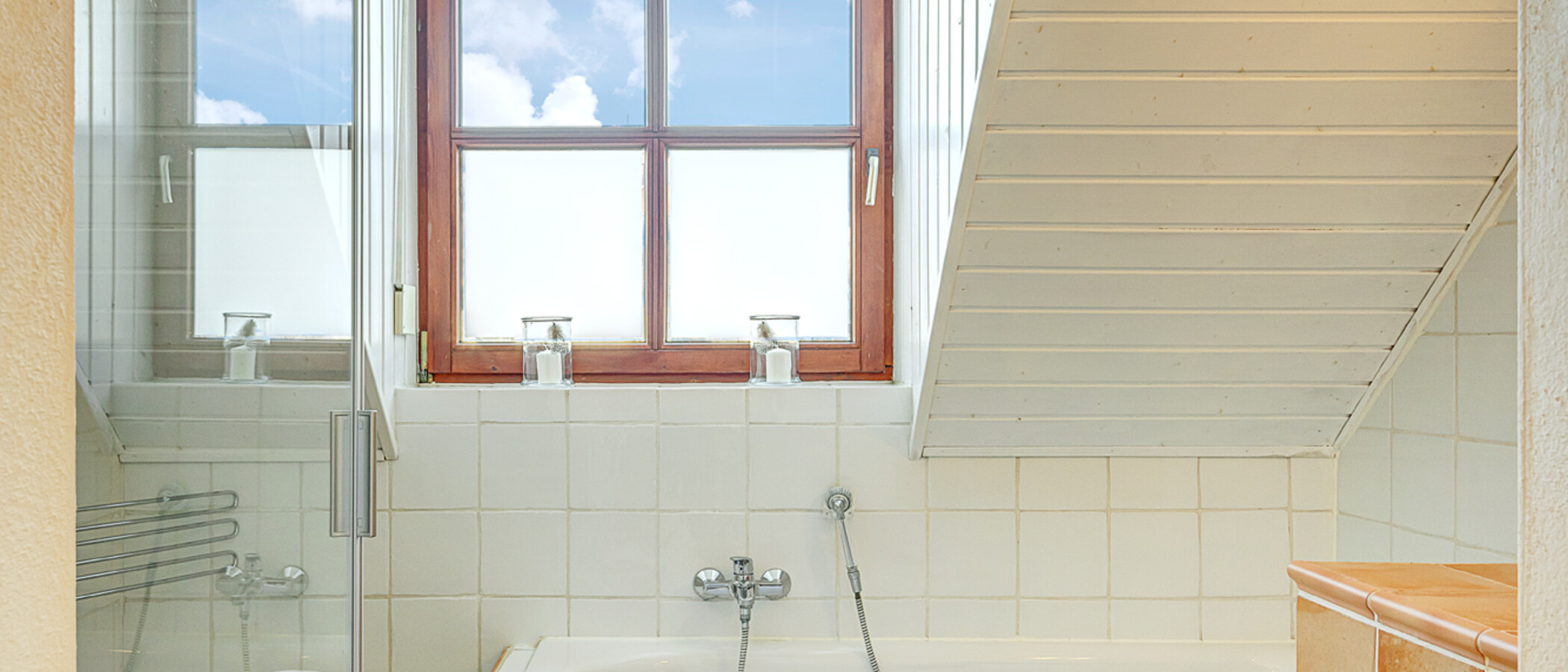 Fritliggende hus München Trudering 01 Badeværelse 13845