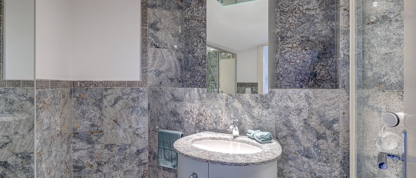 Maisonnette galerijflat München Bogenhausen 02 2. badkamer 13849