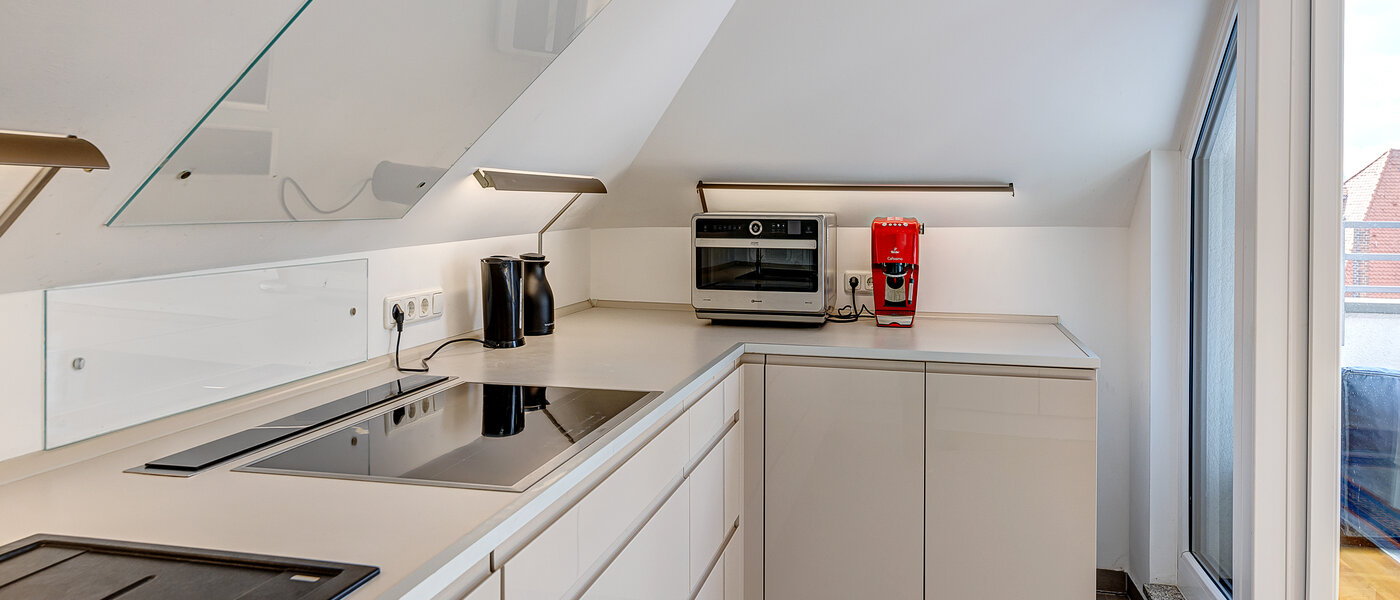 Podstrešno stanovanje München Ludwigsvorstadt 02 Kuhinja 13896