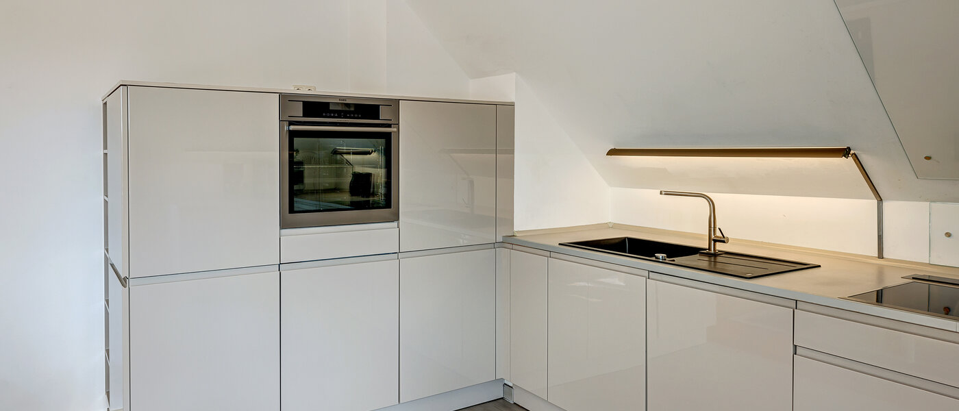 Podstrešno stanovanje München Ludwigsvorstadt 03 Kuhinja 13896