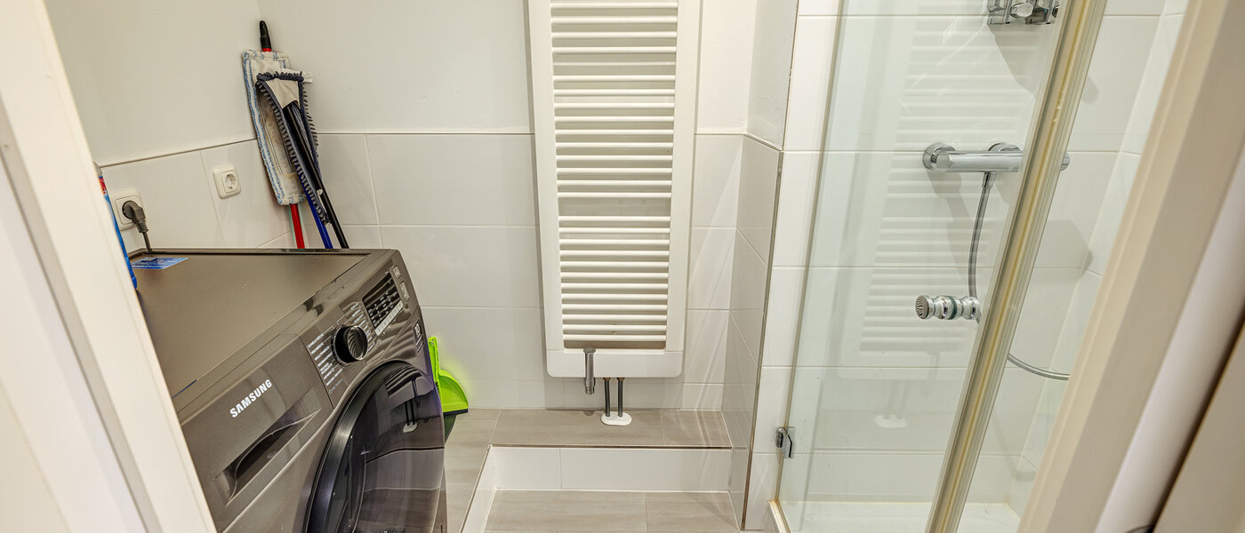 Podstrešno stanovanje München Ludwigsvorstadt 01 2. kopalnica 13896