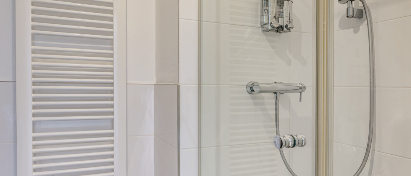 Podstrešno stanovanje München Ludwigsvorstadt 02 2. kopalnica 13896