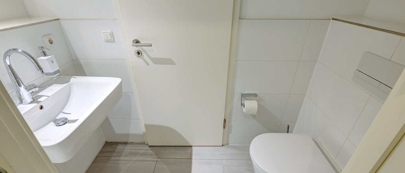 Podstrešno stanovanje München Ludwigsvorstadt 03 2. kopalnica 13896