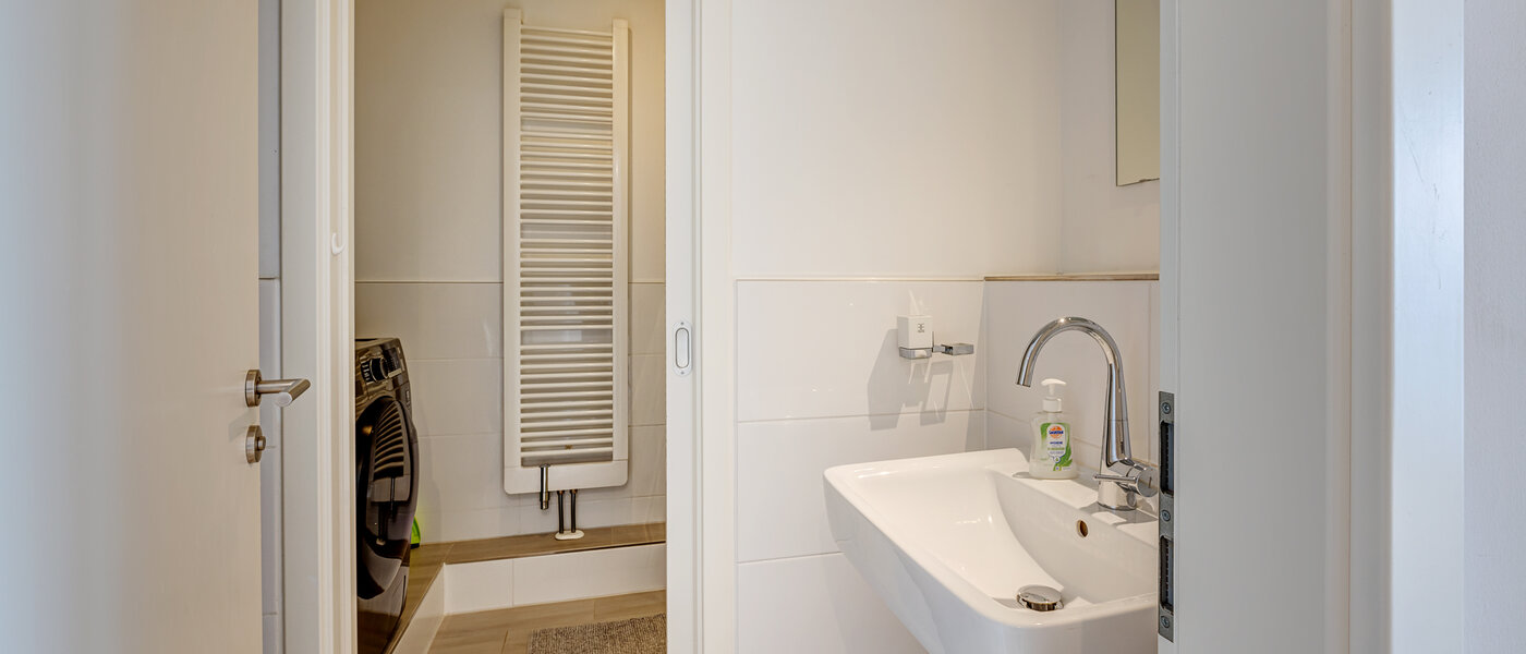 Podstrešno stanovanje München Ludwigsvorstadt 04 2. kopalnica 13896