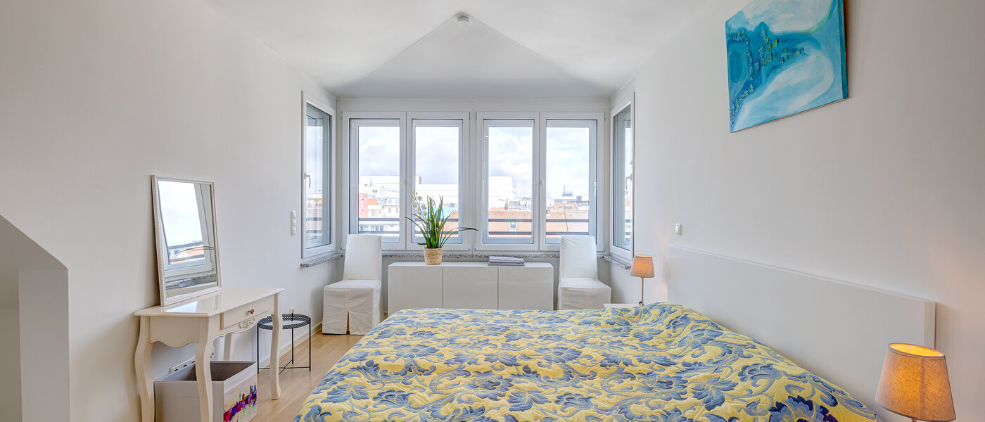 Podstrešno stanovanje München Ludwigsvorstadt 01 1. spalnica 13896