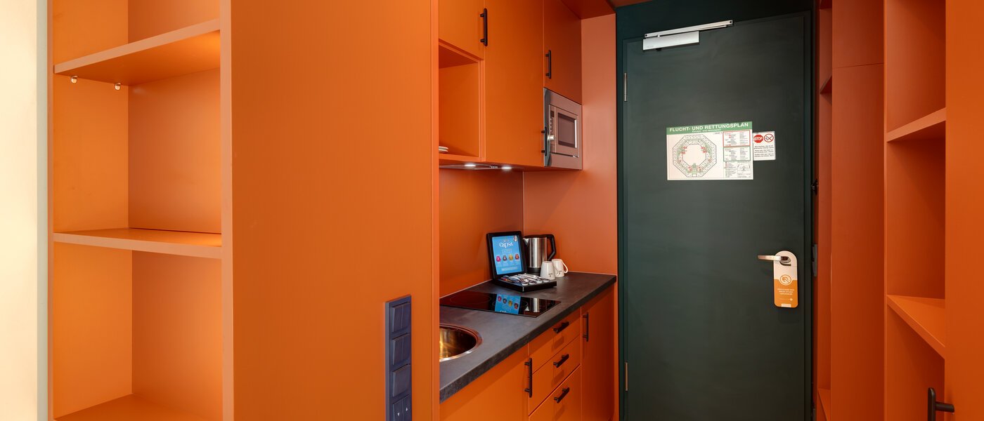 Ravna stran Unterföhring 02 Kuhinja 13905