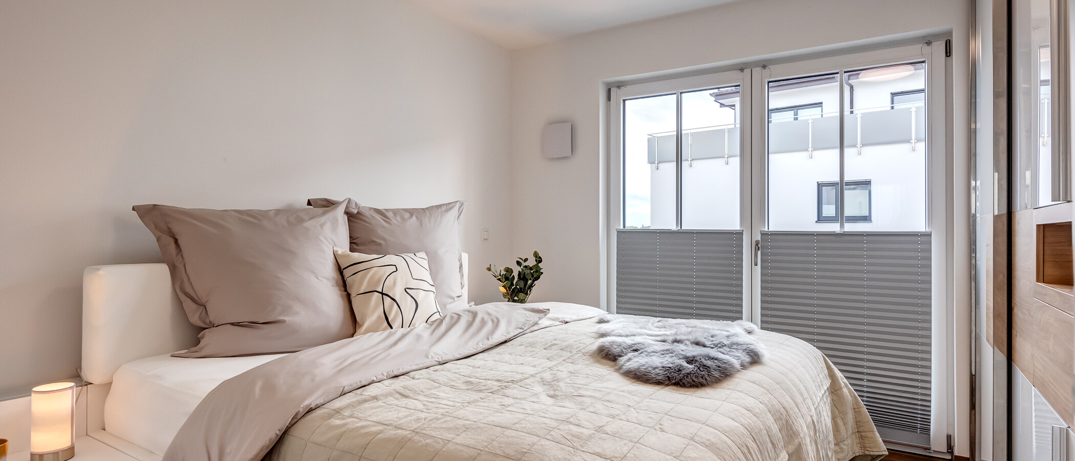 Ravna stran München Haimhausen 01 Spalnica 13910