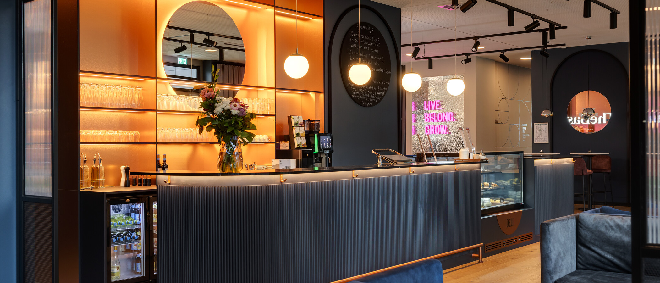 Platt München Milbertshofen 02 Lobby 13963