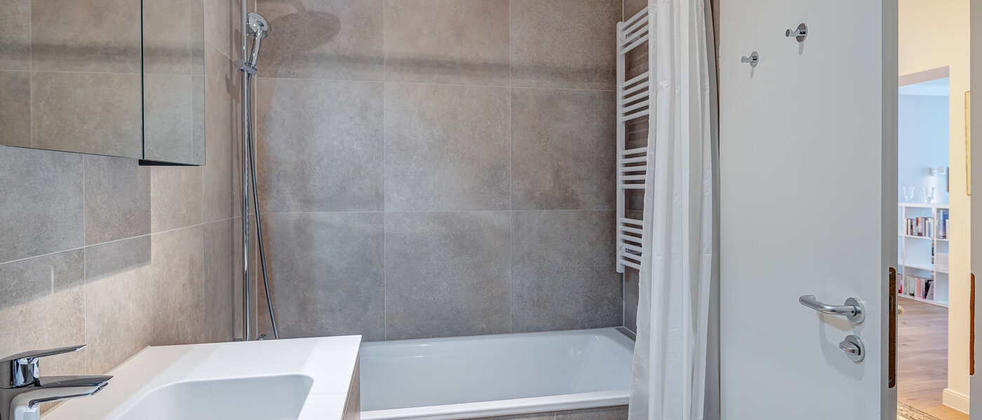 Ravna stran München Bogenhausen 02 Kopalnica 13999