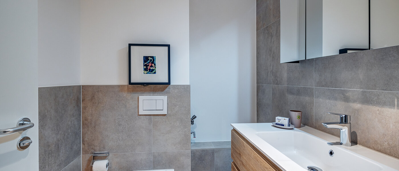 Ravna stran München Bogenhausen 03 Kopalnica 13999