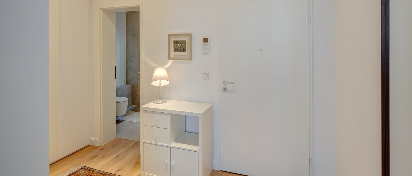 Ravna stran München Bogenhausen 01 Koridor/hodnik 13999