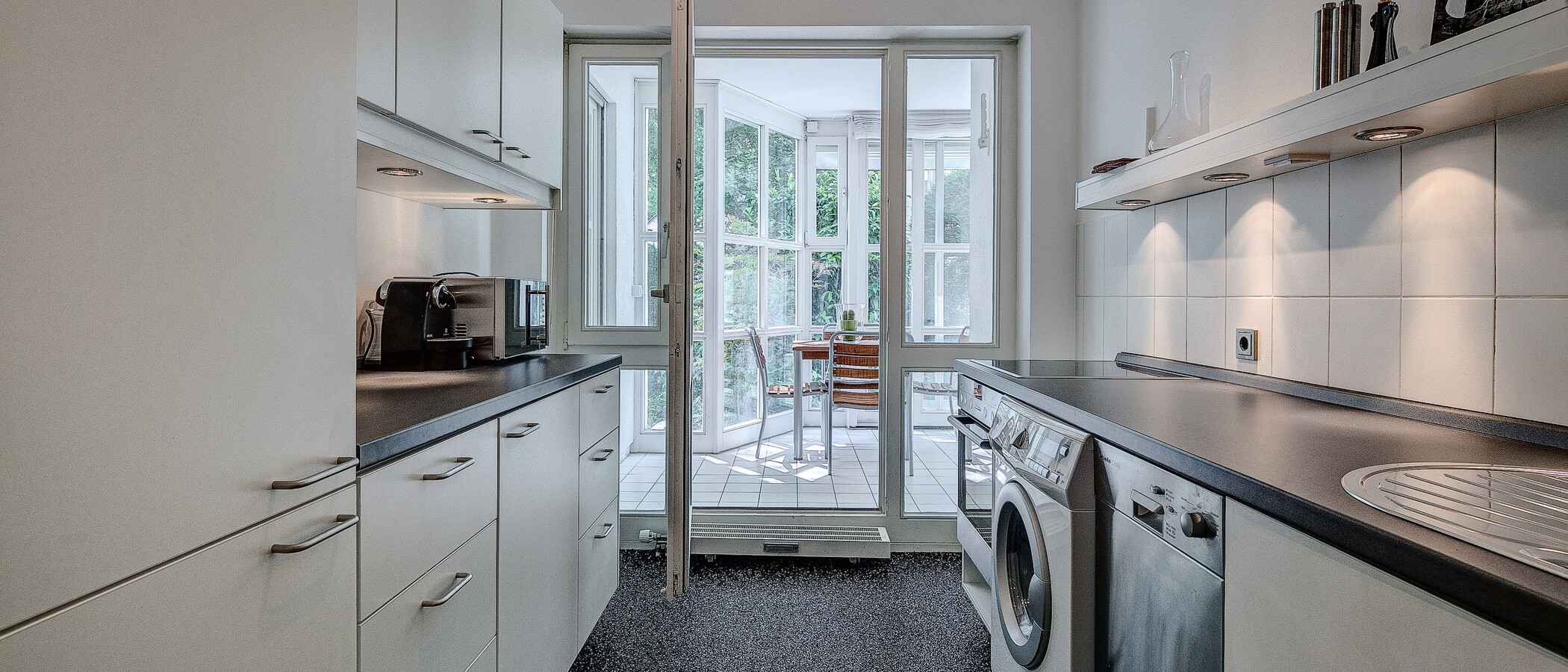 Zahradní byt München Herzogpark 01 Kuchyně 1401