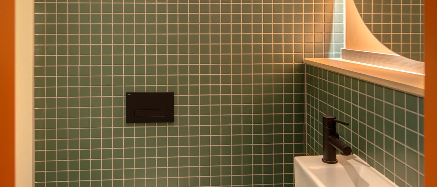 플랫 Unterföhring 01 sep. WC 14036