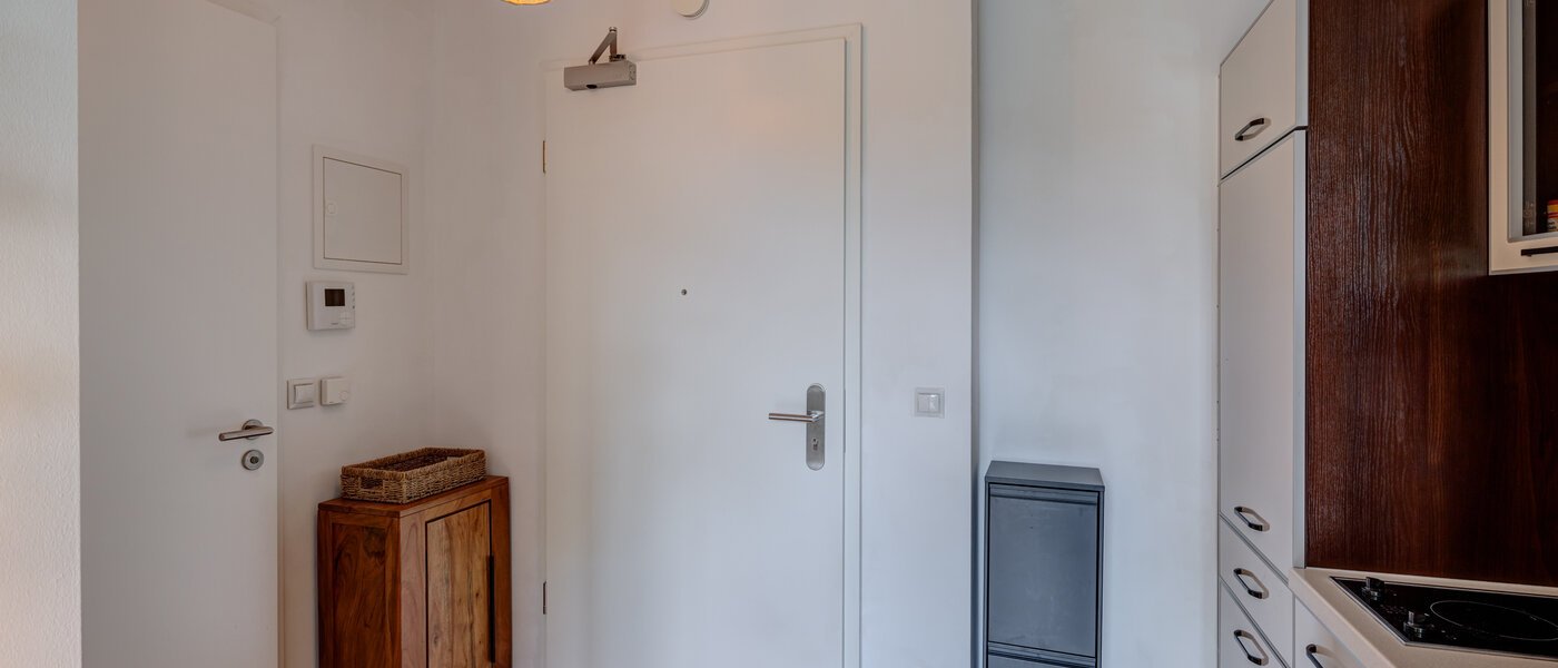 Плоский München Neuhausen 01 Коридор/передпокій 14060