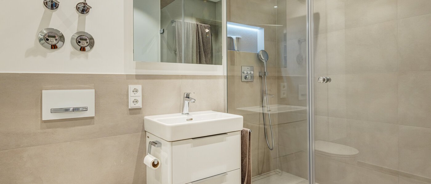 Flat München Daglfing 01 Baderom 14078