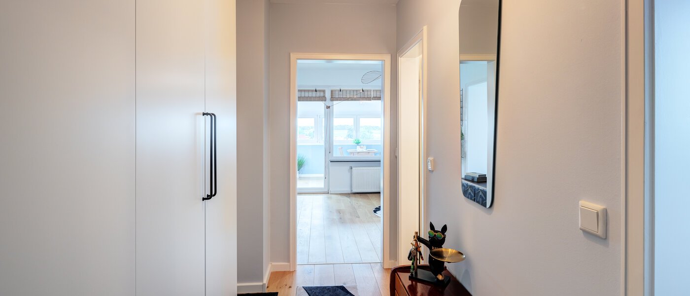 Ploché München Neufahrn b. Freising 03 Chodba/priestor 14081