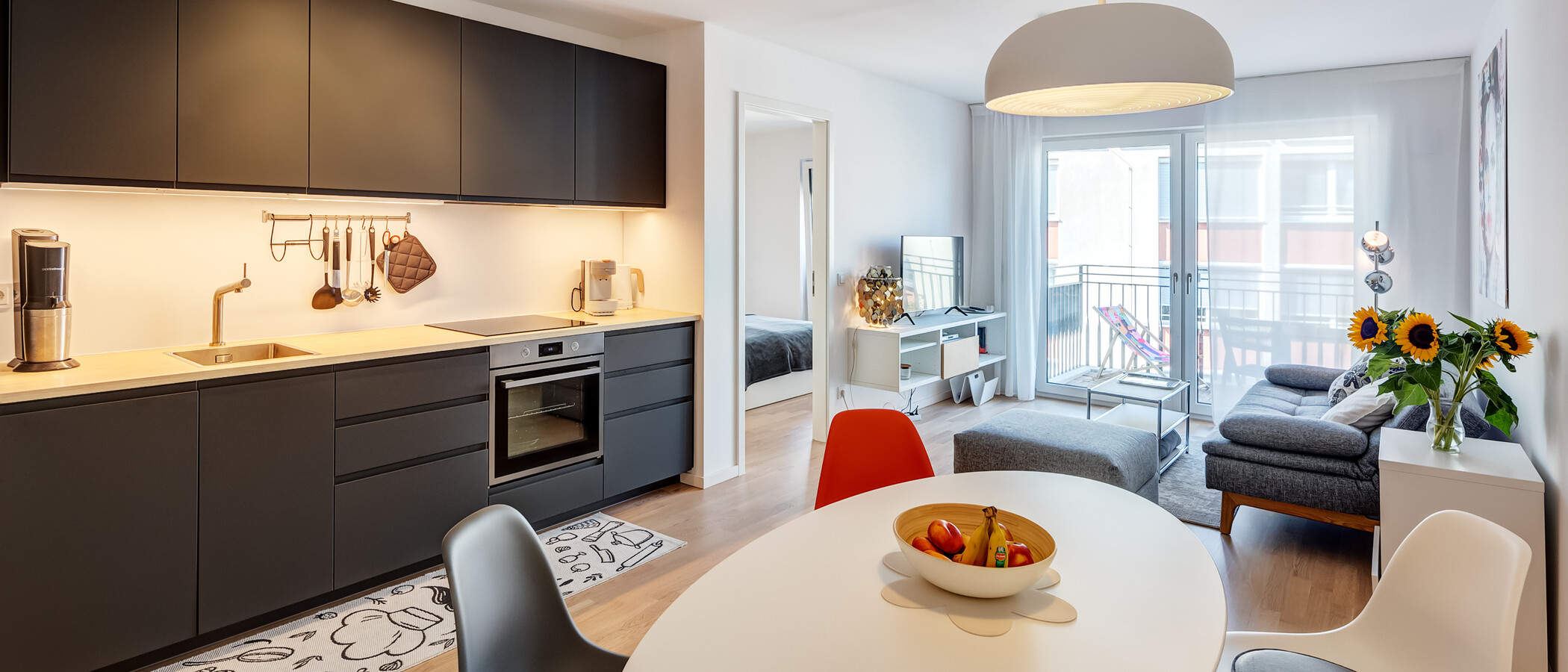 Lapos München Neuhausen 01 Nappali 14150