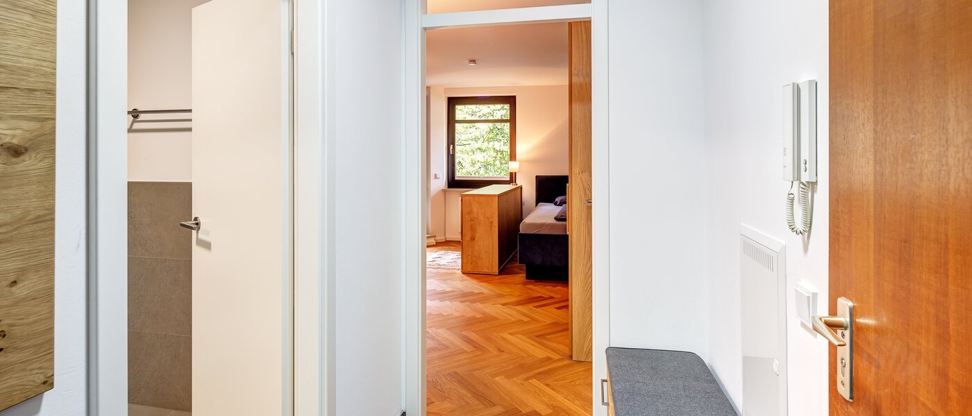 Ploché München Maxvorstadt - Rund um den Josephplatz 02 Chodba/chodba 14151