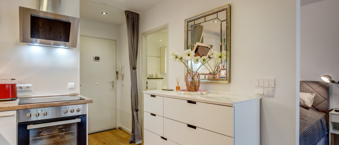 Плоский München Mittersendling 01 Коридор/передпокій 14157