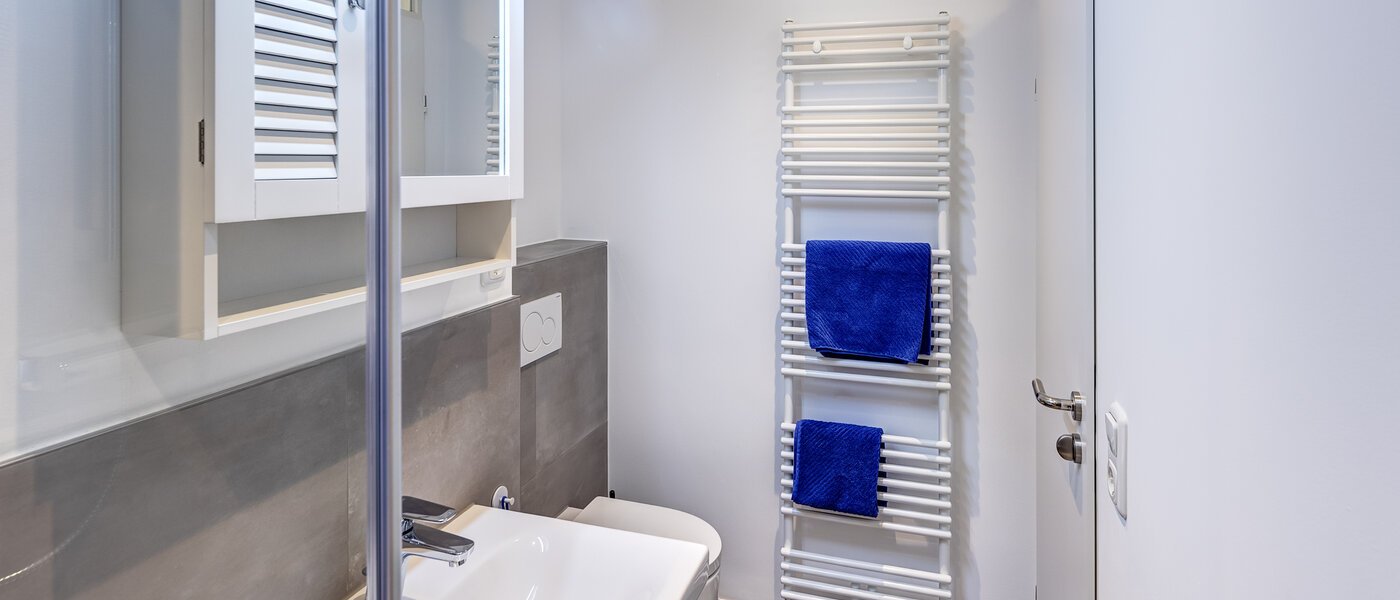 Řadový dům v centru města Germering 03 2. koupelna 14170