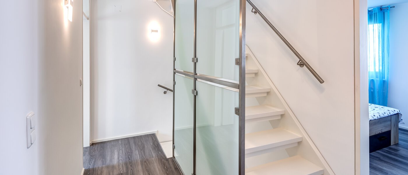 Řadový dům v centru města Germering 01 Chodba/chodba 14170