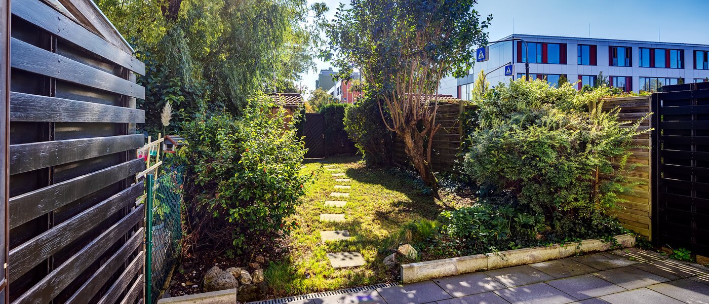 Řadový dům v centru města Germering 01 Terasa 14170