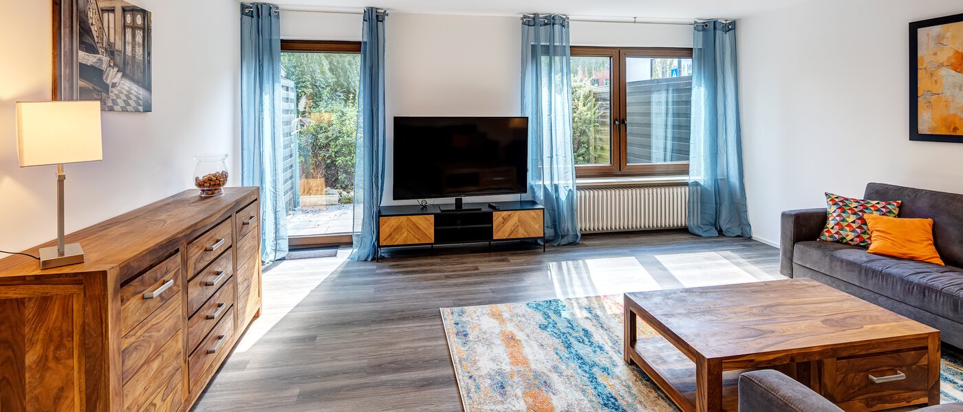 Řadový dům v centru města Germering 02 Obývací pokoj 14170