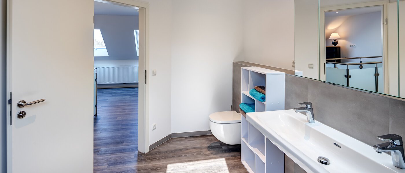 Řadový dům v centru města Germering 02 1. koupelna 14170