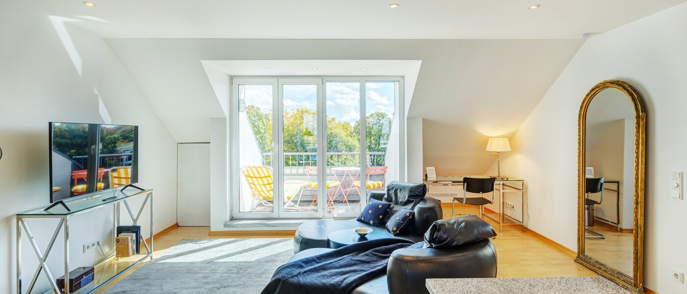 Mansardă plată München Bogenhausen 01 Zona de zi 14171