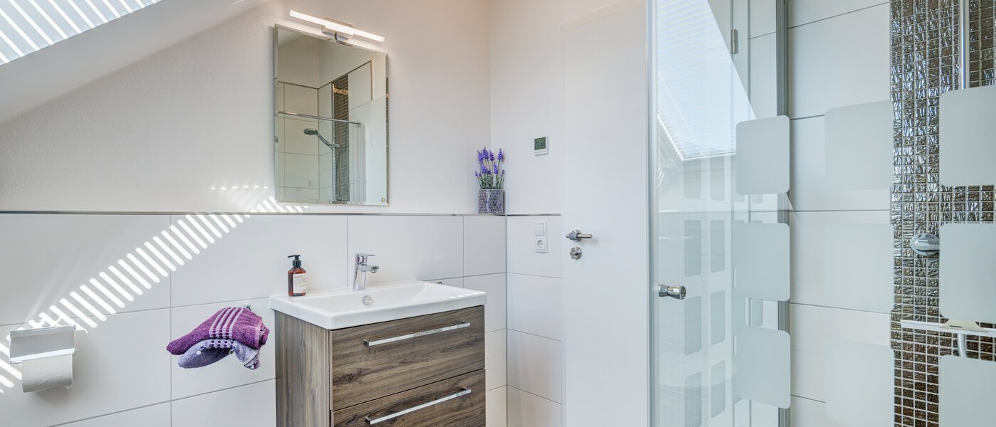 Fritliggende hus Olching 01 2. Badeværelse 14179