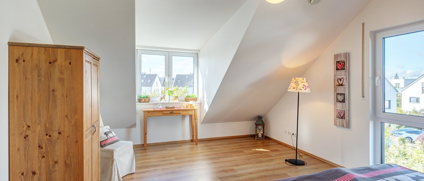 Fritliggende hus Olching 02 2. soveværelse 14179