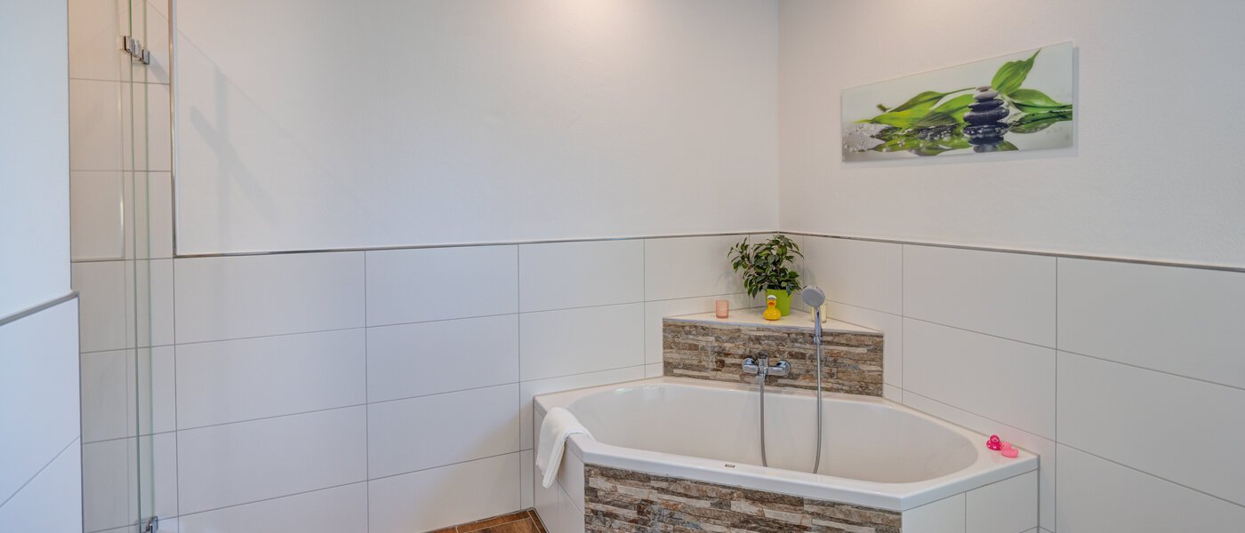 Fritliggende hus Olching 02 1. badeværelse 14179