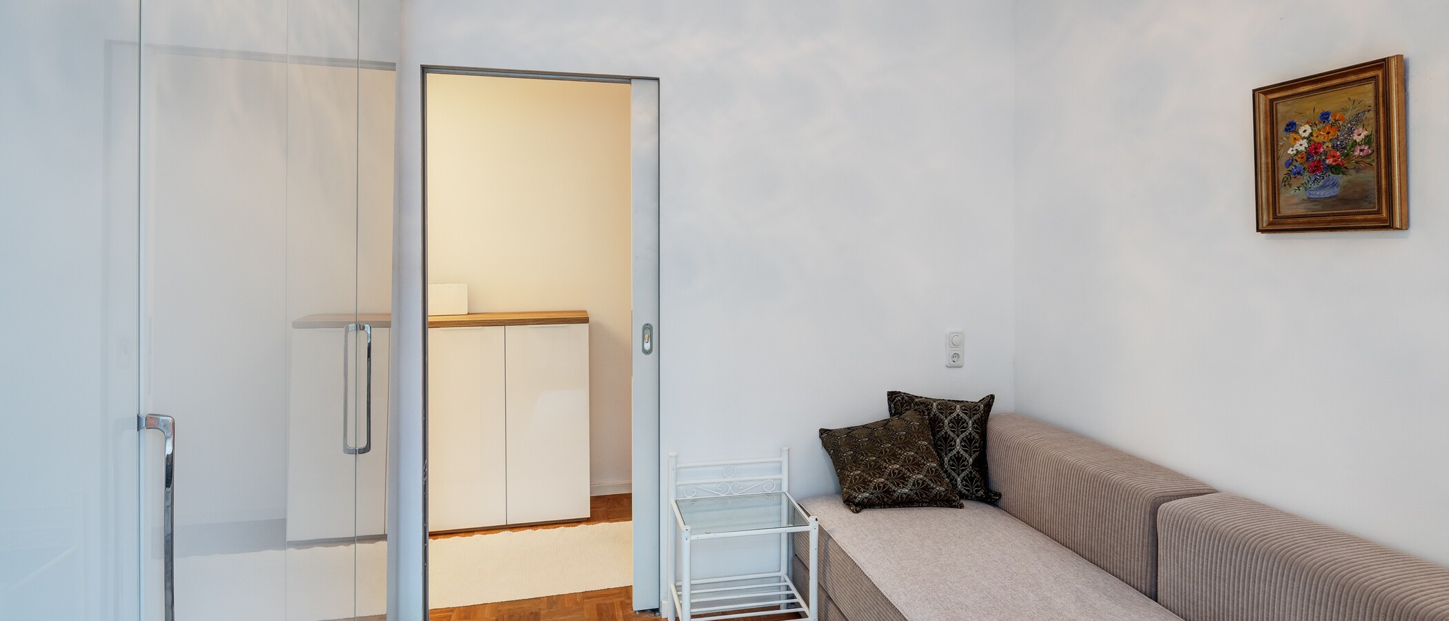 Flat München Bogenhausen 02 Gjesterom 14181