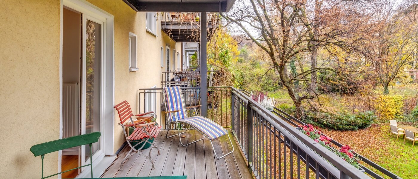 Ravna stran München Bogenhausen 01 Balkon 14241