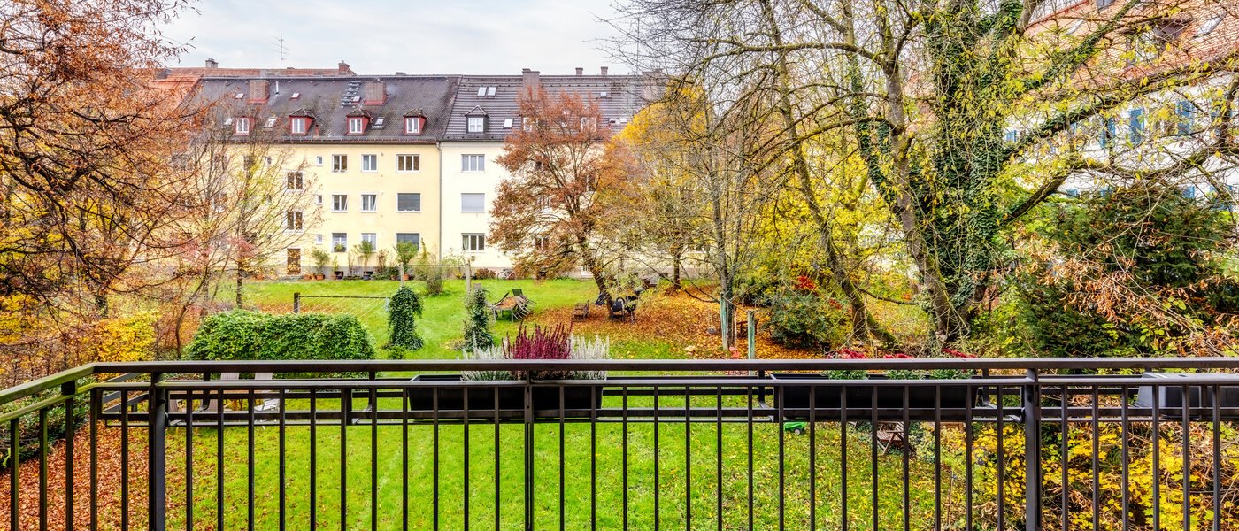 Ravna stran München Bogenhausen 02 Balkon 14241