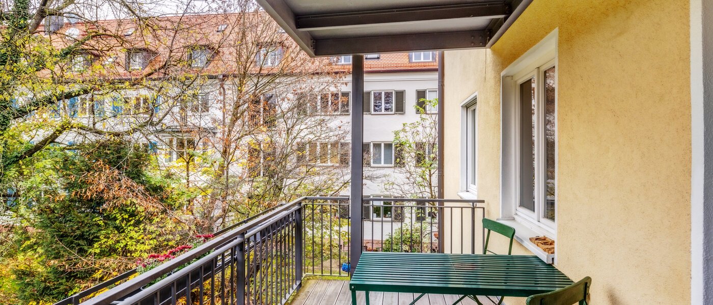 Ravna stran München Bogenhausen 03 Balkon 14241