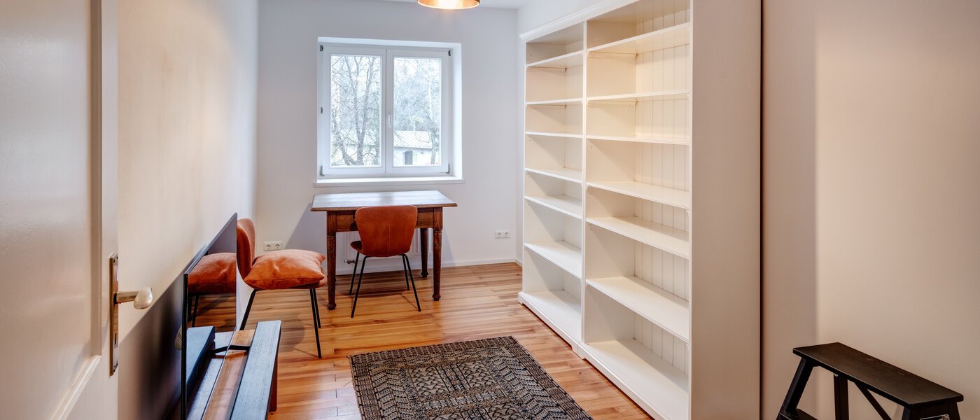 Ravna stran München Bogenhausen 01 Študija 14241