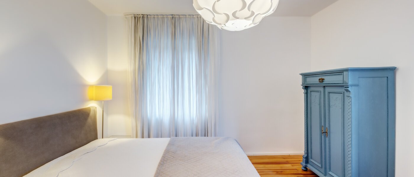 Ravna stran München Bogenhausen 01 Spalnica 14241