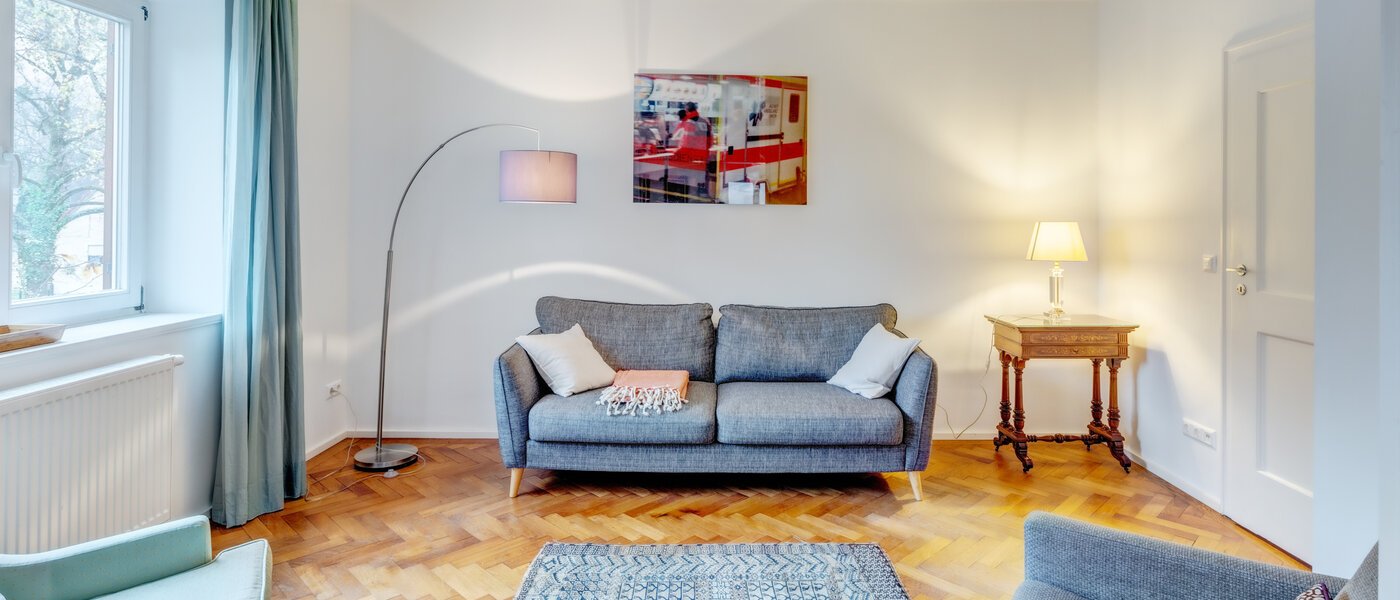 Ravna stran München Bogenhausen 02 Dnevna soba 14241